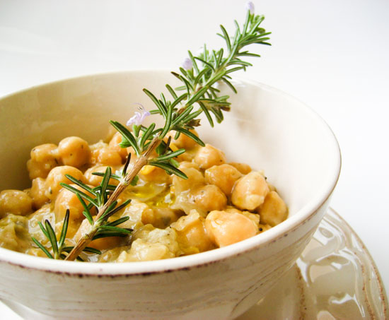 Chick peas with rosemary/Ρεβύθια με δενδρολίβανο