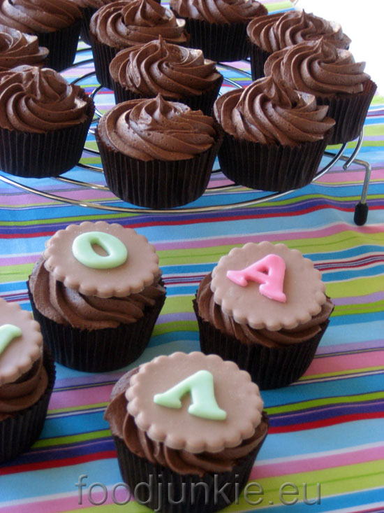 chocolate-banana-cupcakes