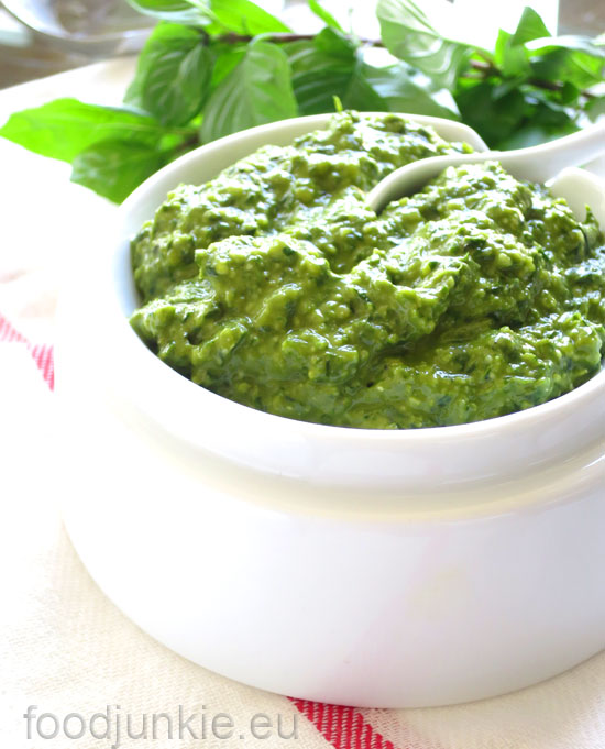 pesto-sauce1web